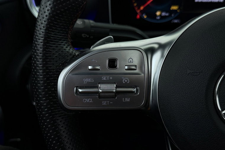 Vehicle Image 32