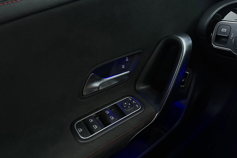 Vehicle Image 35