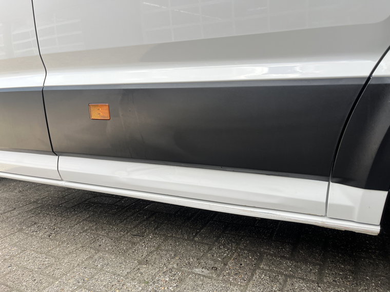 Vehicle Image 40