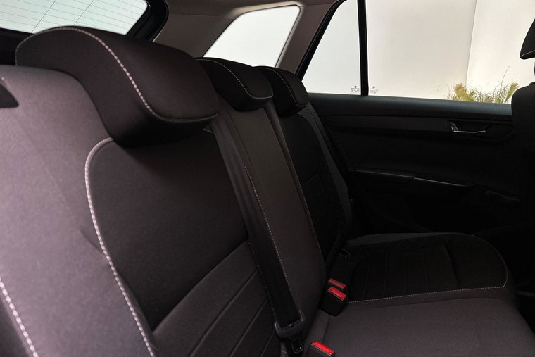 Vehicle Image 12