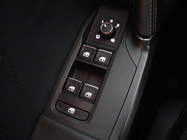 Vehicle Image 38