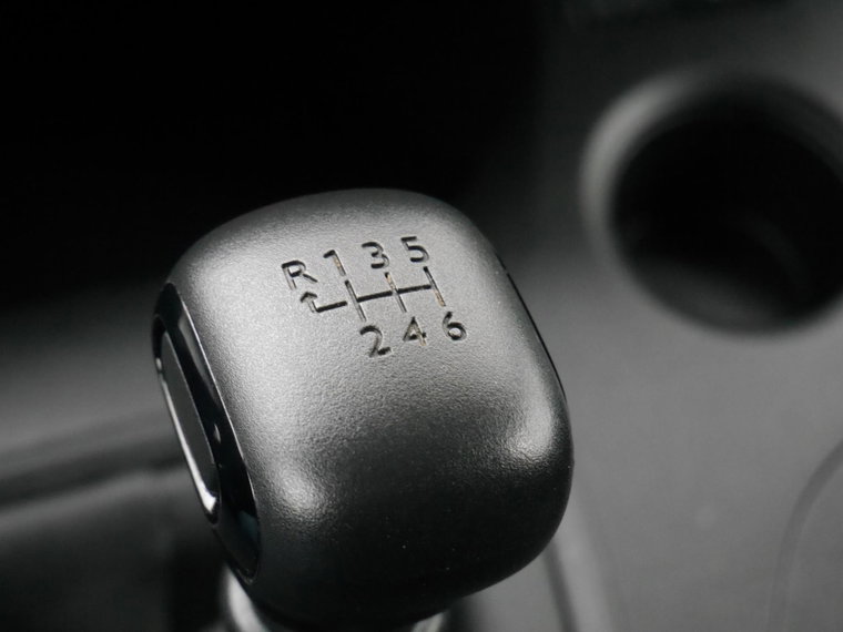 Vehicle Image 32