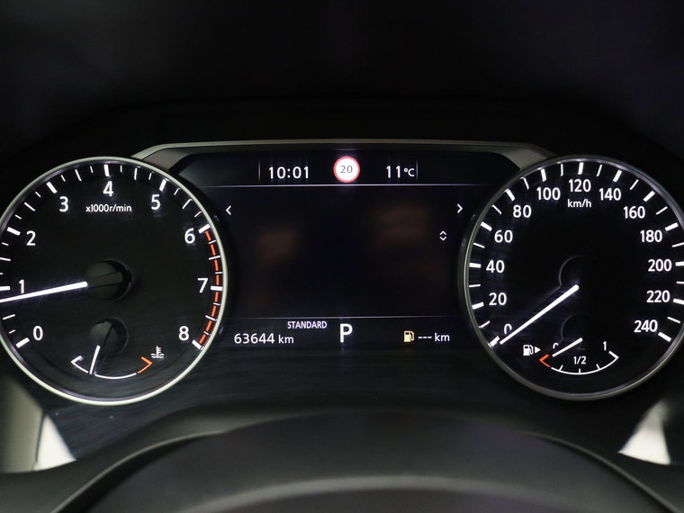 Vehicle Image 25
