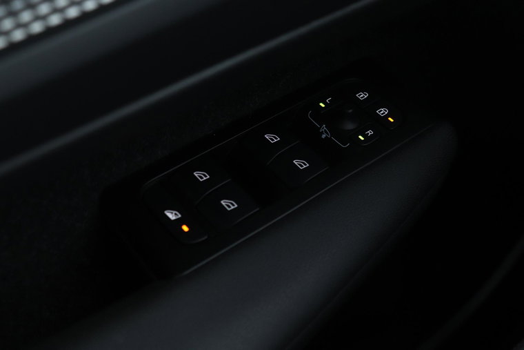 Vehicle Image 42