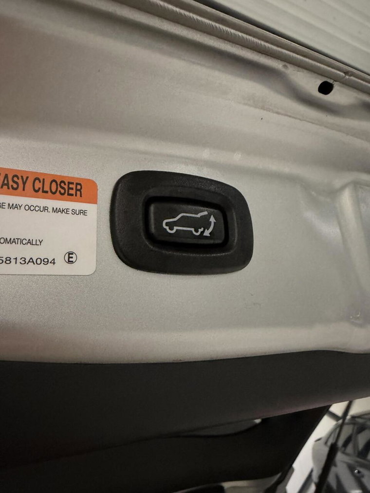 Vehicle Image 38