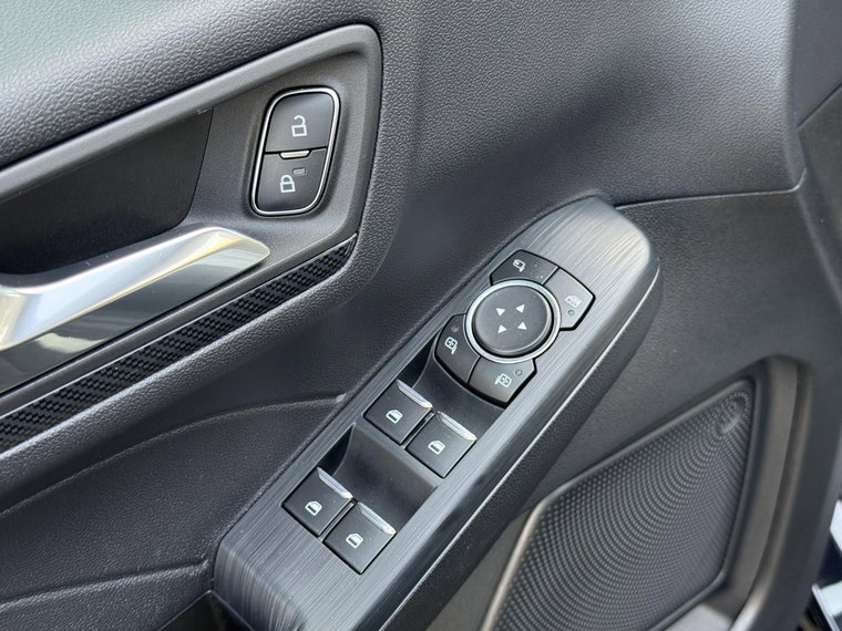 Vehicle Image 26