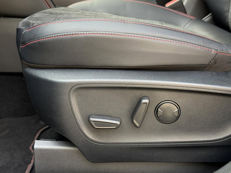 Vehicle Image 37