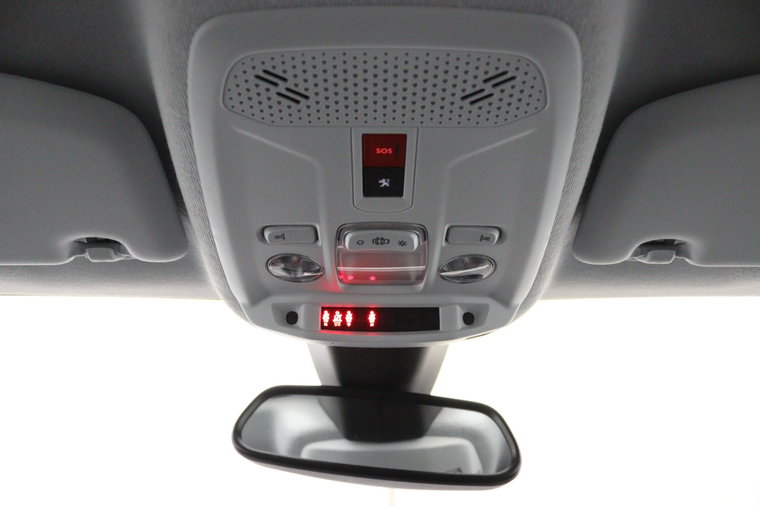 Vehicle Image 25