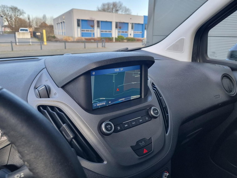 Vehicle Image 27