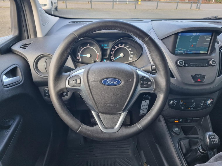 Vehicle Image 28