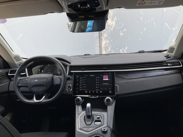 Vehicle Image 40