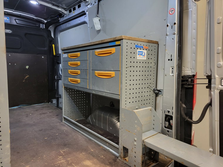 Vehicle Image 9