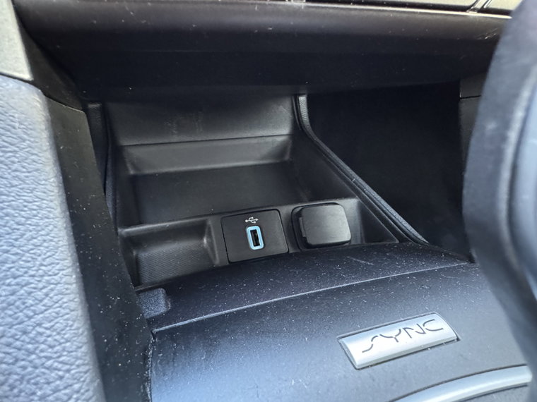 Vehicle Image 25