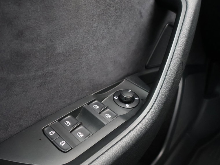 Vehicle Image 41