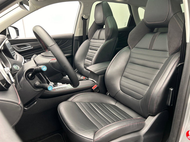 Vehicle Image 14