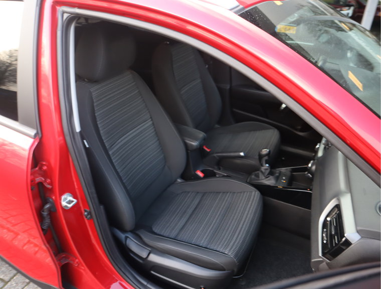 Vehicle Image 21