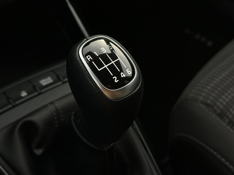 Vehicle Image 24