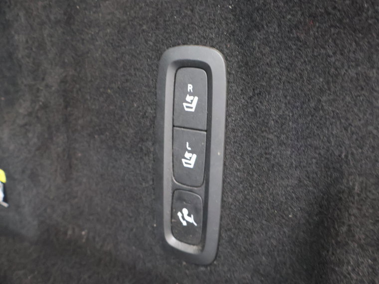 Vehicle Image 42