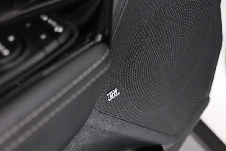 Vehicle Image 28