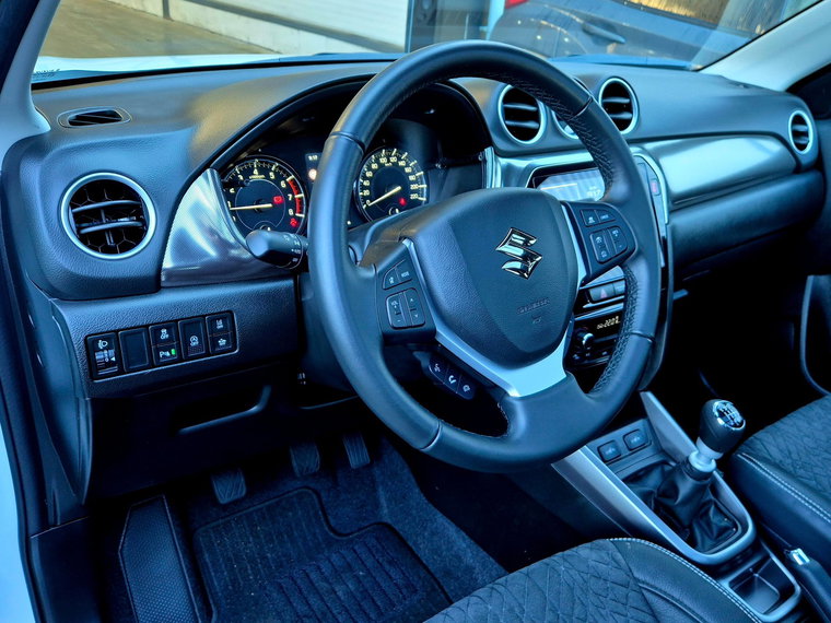 Vehicle Image 21