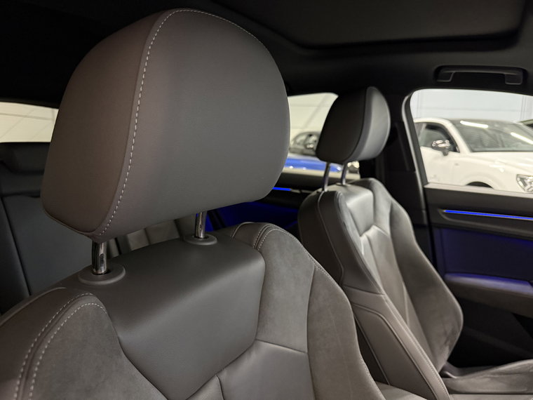 Vehicle Image 36