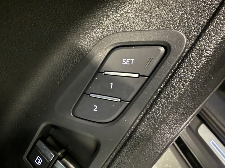 Vehicle Image 40