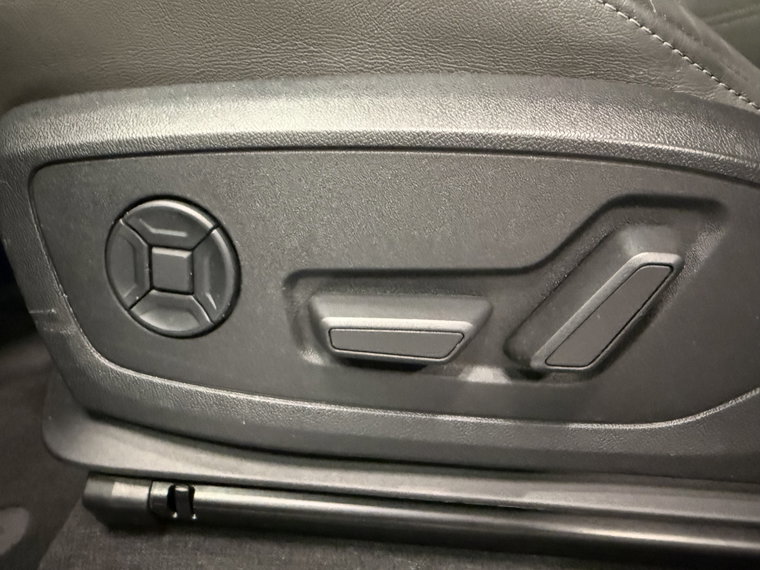 Vehicle Image 41