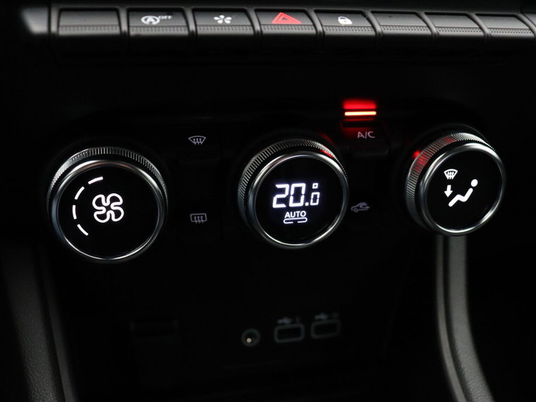 Vehicle Image 32
