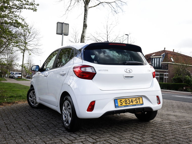 Vehicle Image 32