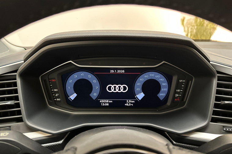 Vehicle Image 21