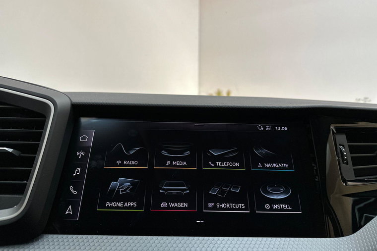 Vehicle Image 23
