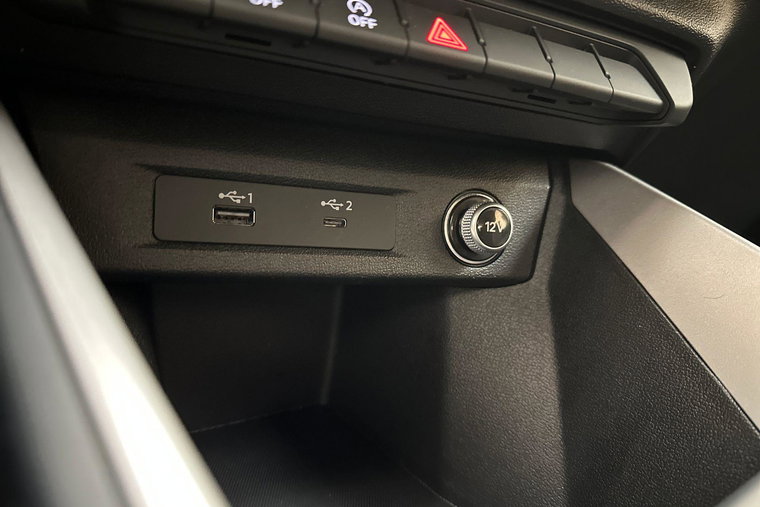 Vehicle Image 30