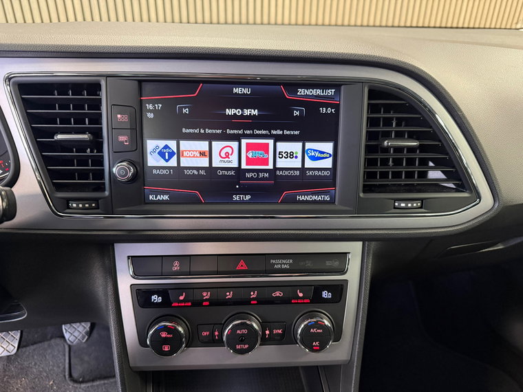 Vehicle Image 38