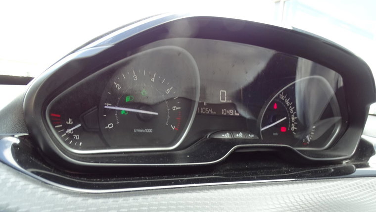 Vehicle Image 25