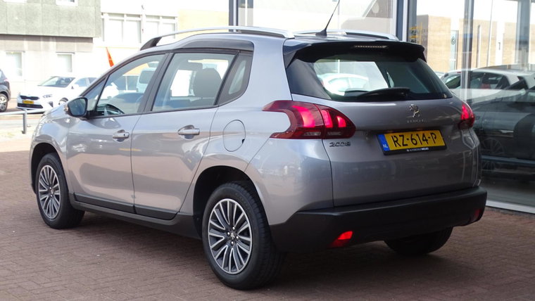 Vehicle Image 8
