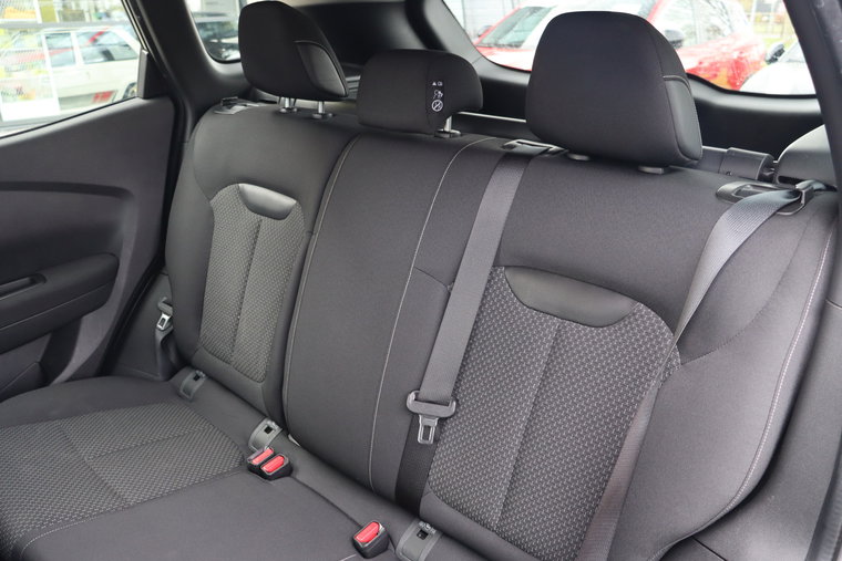 Vehicle Image 18