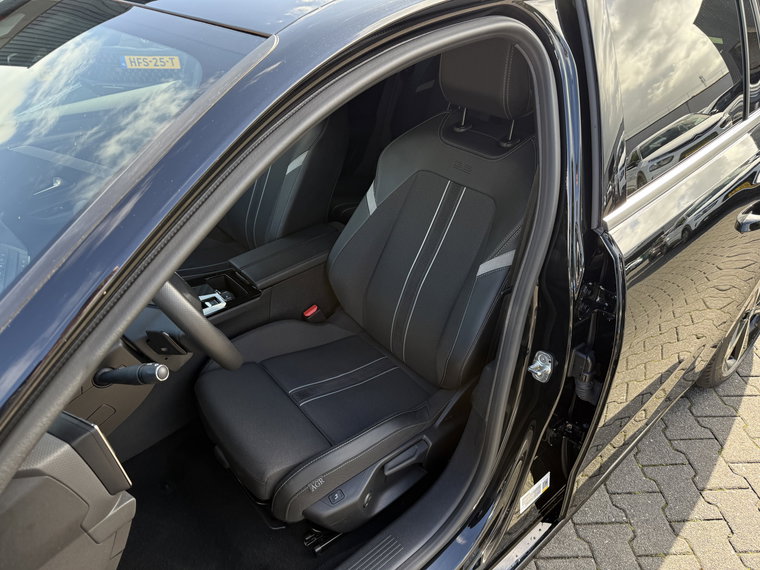Vehicle Image 40