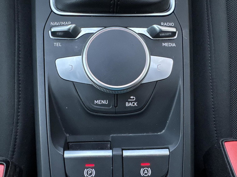 Vehicle Image 26