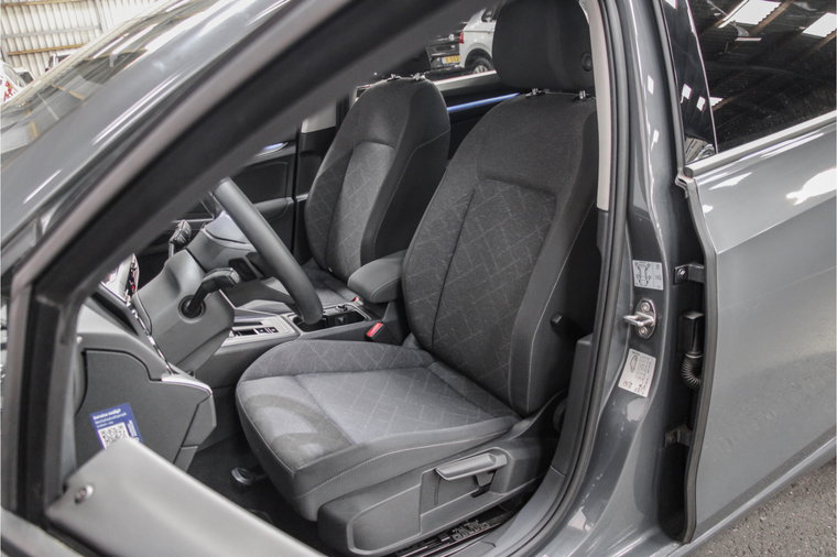 Vehicle Image 34