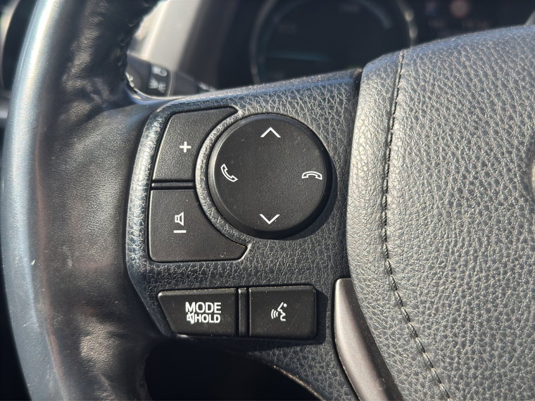 Vehicle Image 25