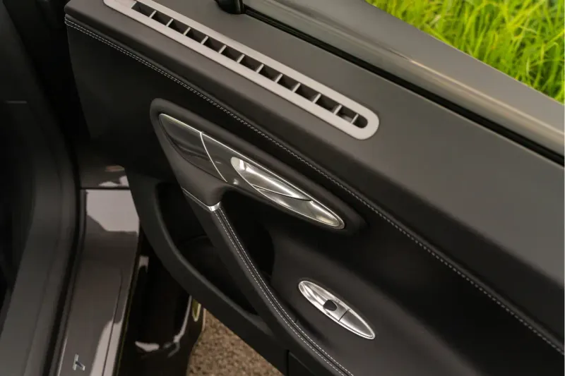 Vehicle Image 38