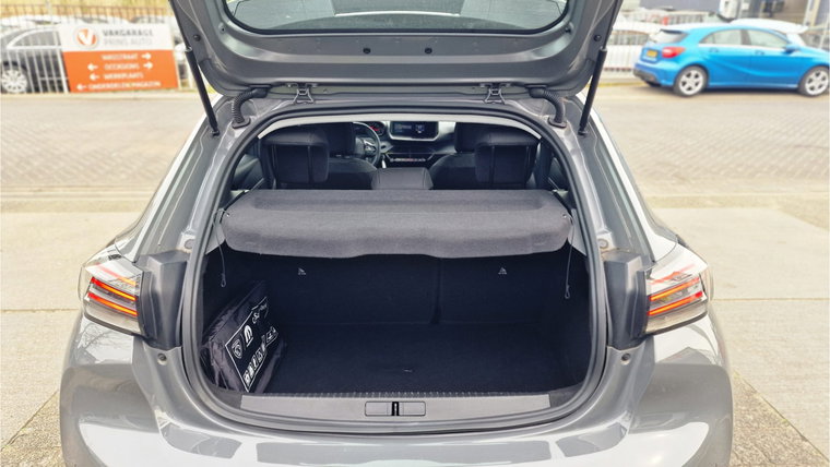 Vehicle Image 17