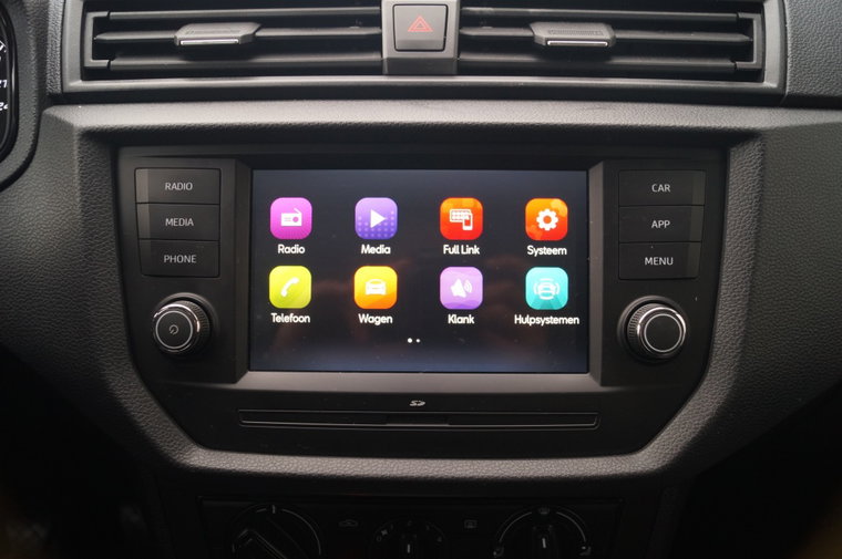 Vehicle Image 16