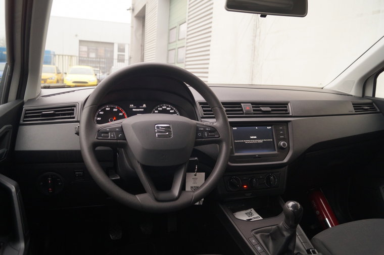 Vehicle Image 9