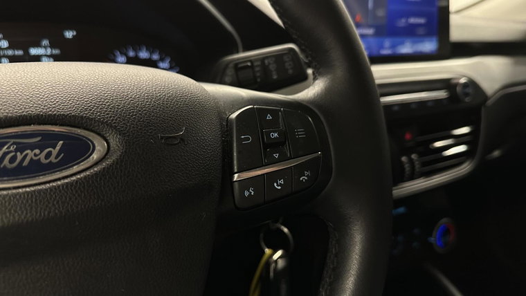 Vehicle Image 25