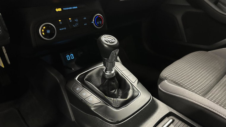 Vehicle Image 42