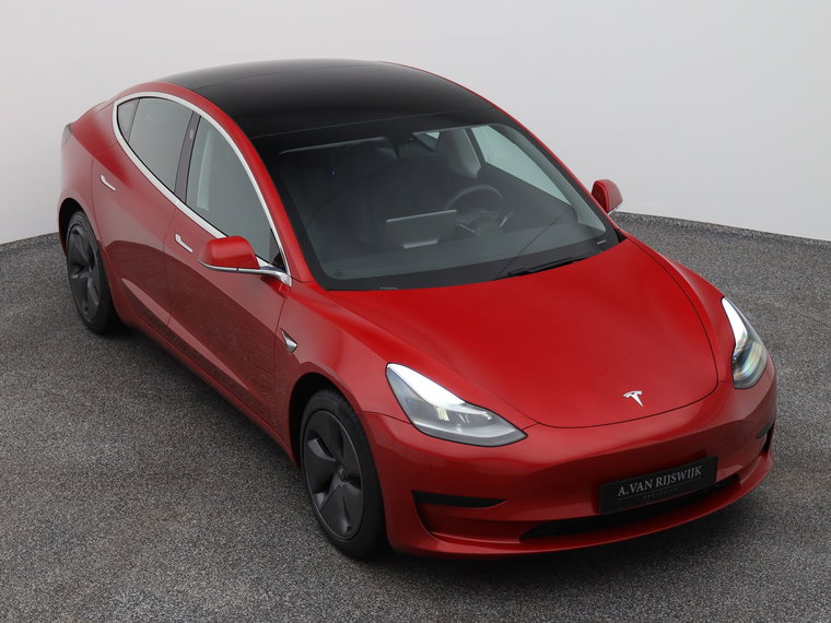 Vehicle Image 25