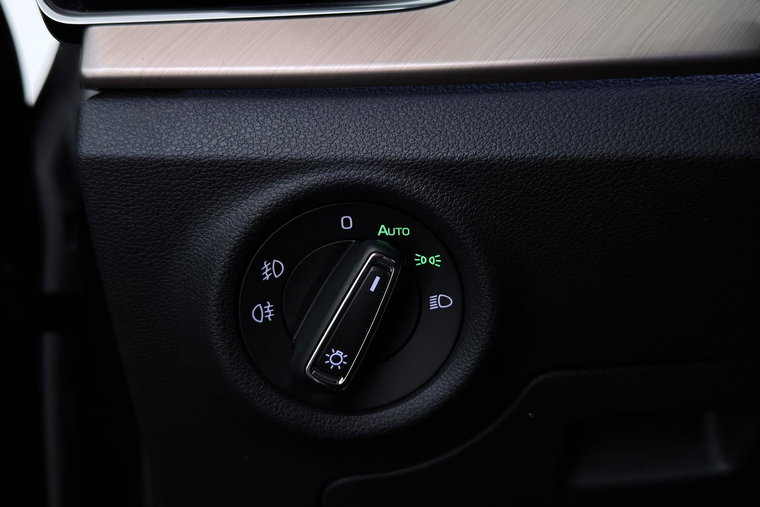 Vehicle Image 35