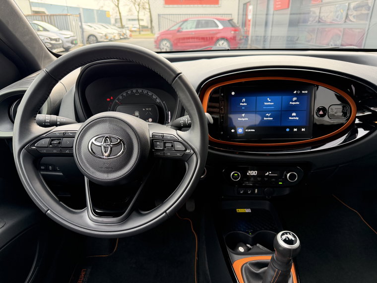 Vehicle Image 14