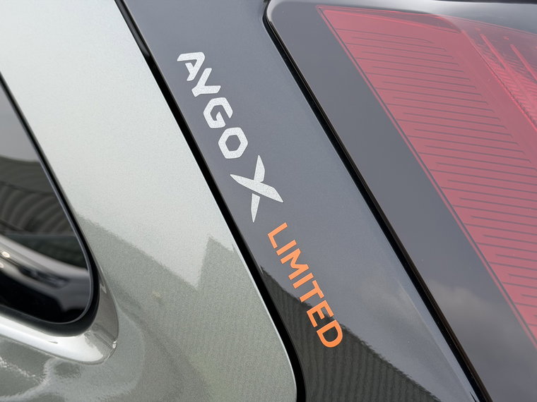 Vehicle Image 30